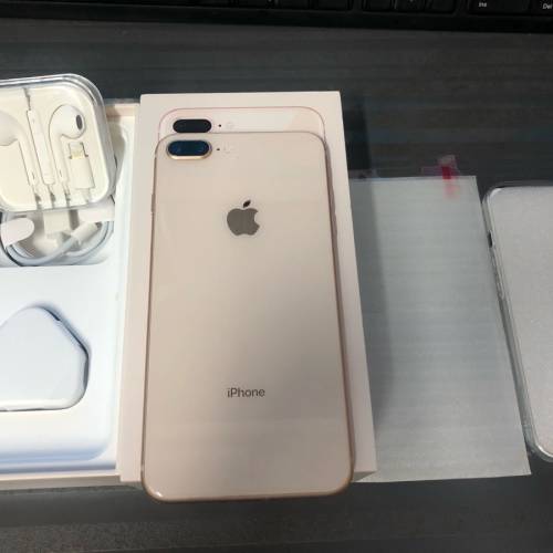 Gold - Full set 95%new iPhone 8 Plus 64gb battery 100% one month warranty I’m