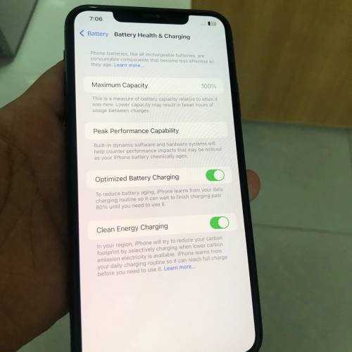 Green - Full set 99%new iPhone 11 Pro Max 256gb battery 100% one month warranty