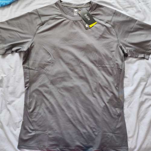 原價199 BALENO 貼身透氣運動衫 XXL,XL碼 Adidas Techfit nike dri fit kobe jordan