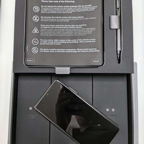 99新 港行Honor Magic V2 RSR 保時捷版