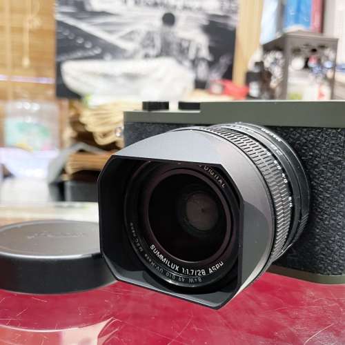 Leica Q2 Reporter Digital Camera 19064