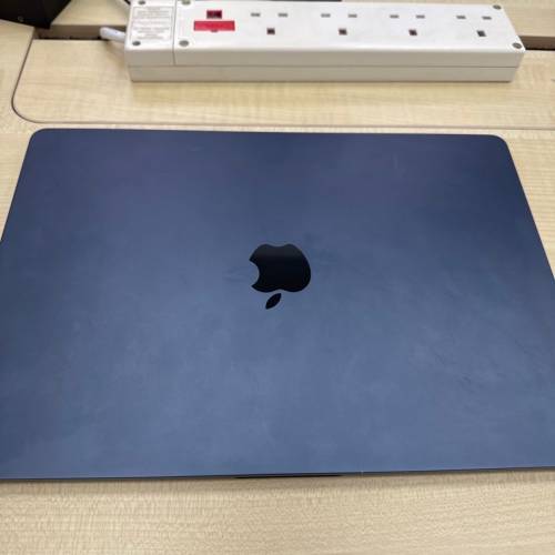 M2 MacBook Air 15吋 8gb +256gb