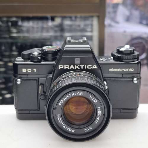 PRAKTICA LLC + PANCOLAR 50MM F1.8   PRAKTICA VLC 2 + PENTACON 50MM F1.8