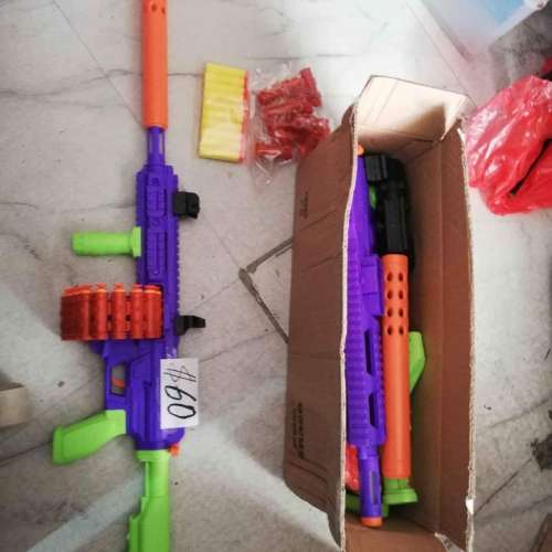 組裝蘿蔔海綿彈槍