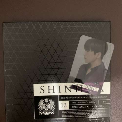 Shinhwa 13專輯 連小咭同poster