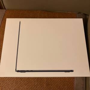 全新Apple MacBook Air 13 吋 (M3) 2024版 8gb ram 256gb SSD 午夜暗色