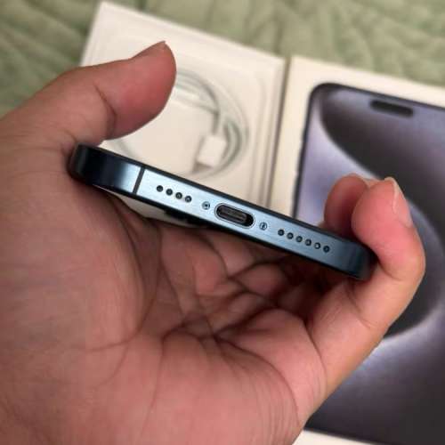 Apple iPhone 15 pro max 256G 藍色 港行，新淨冇花，同新機冇乜分別，電池效能100...