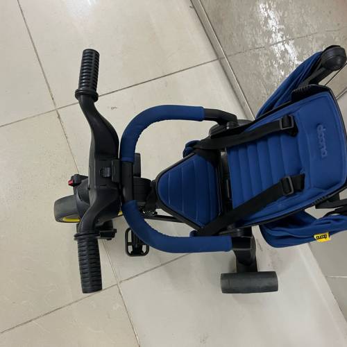 藍色Doona liki S3 BB三輪車 BB大左可以自己踩 摺埋好輕便 八九成新 葵涌交收