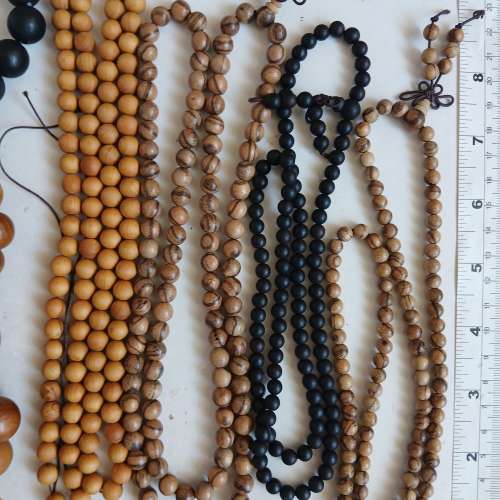 清理存貨不計成本，一手10條崖柏，血龍木，沉香木等手串/珠串，共售500元，单條100...