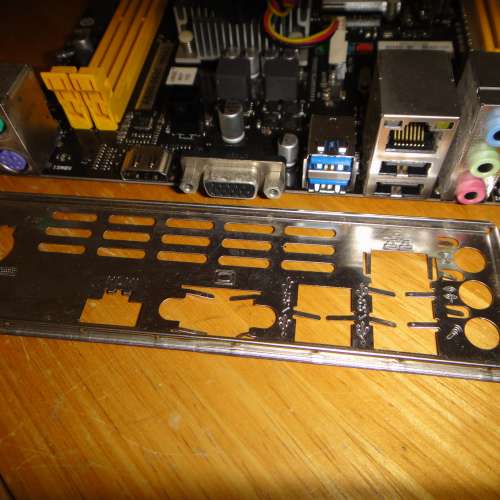 Mother Board Biostar A68N-5600 itx ((連Window10Pro授權碼))