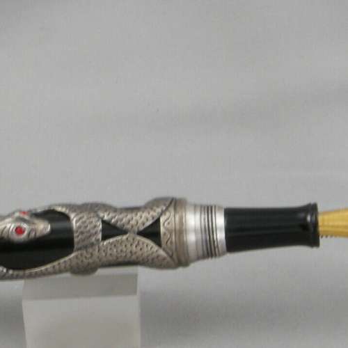 DaniTrio Phantas I Black w/Snake Overlay Fountain Pen(墨水筆)