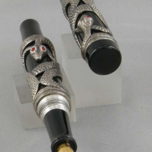 DaniTrio Phantas I Black w/Snake Overlay Fountain Pen(墨水筆)