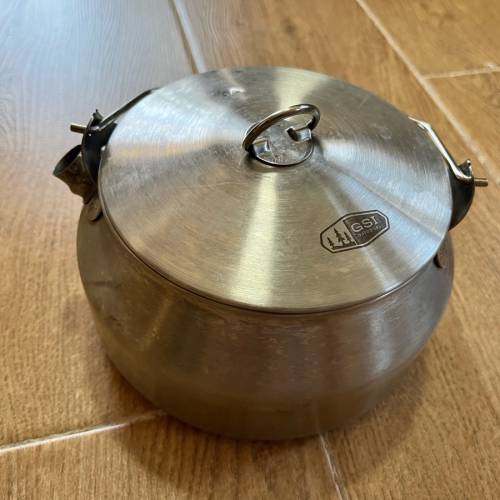 露營燈｜水煲｜睡袋｜碟