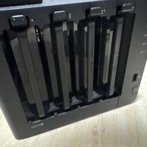壞 Synology DS415+