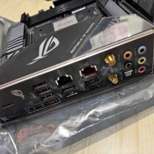ASUS X570-E Gaming + Ryzen 7 3700X