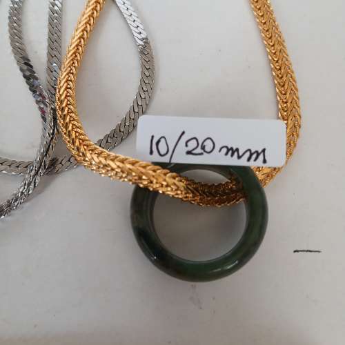 清理舊存貨 ，一手5條粗銅頸鏈16吋，5條24吋，加送一只白玉扳指， 及一只A玉油青戒...