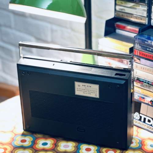 出售 national cassette錄音帶播放機一部，型號RQ-428，可正常播放，電壓100v或使用...