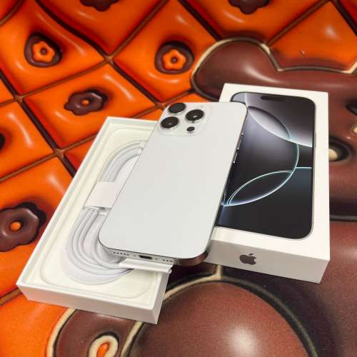 (電子之家，全新上台機16 pro/512gb/白色/保養至25年9月