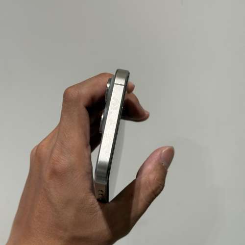 出售iPhone 25 pro max原色 256