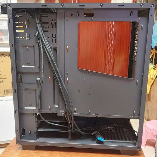 接近全新Sharkoon ATX電腦機箱