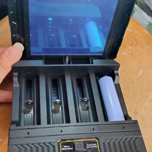 太陽能18650兩用充電器