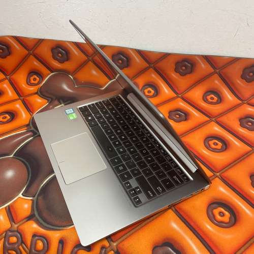 （荃灣實體店）Asus 13吋 Ultrabook 手提電腦i7 6590/8GB Ram/360 SSD