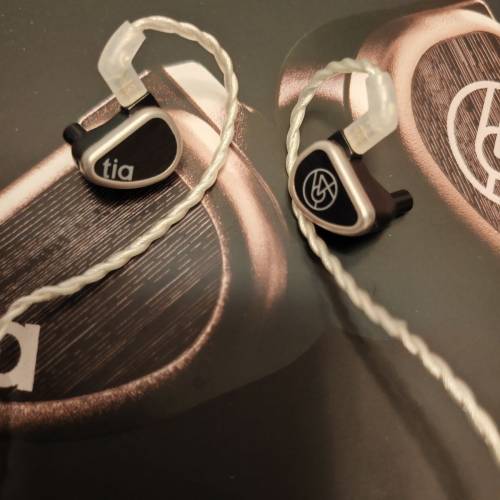 64 Audio Tia Trio 行貨，有單有保養