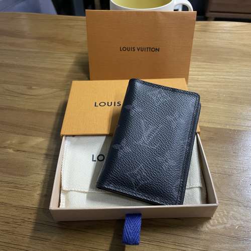 LV cardholder