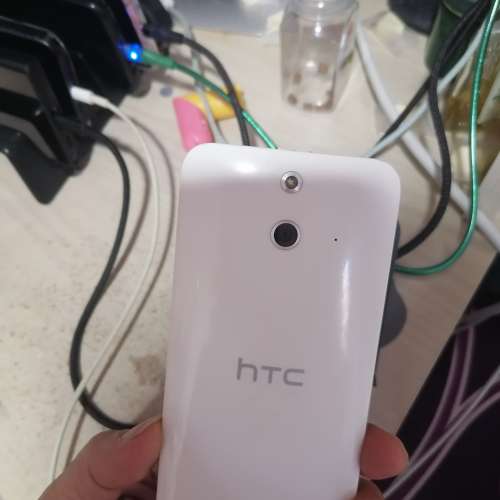HTC ONE (E8) 白色 單機 801cpu 操作正常 影相聲音靚。可加錢交換其他智能手機