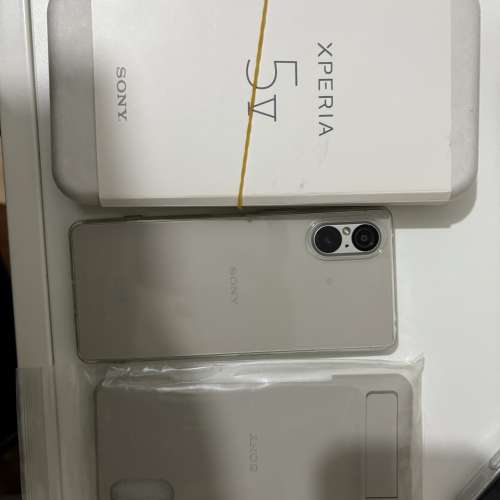 99% new 行貨 Sony Xperia 5v platinum silver 銀灰