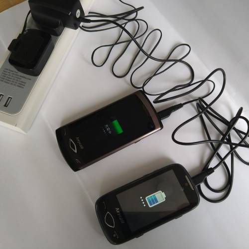 Samsung 電話火牛（2個）及 鋰電池充電器（2個）（$30@1）