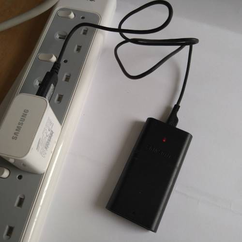 Samsung 電話火牛（2個）及 鋰電池充電器（2個）（$30@1）