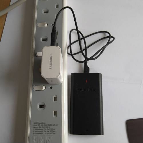 Samsung 電話火牛（2個）及 鋰電池充電器（2個）（$30@1）