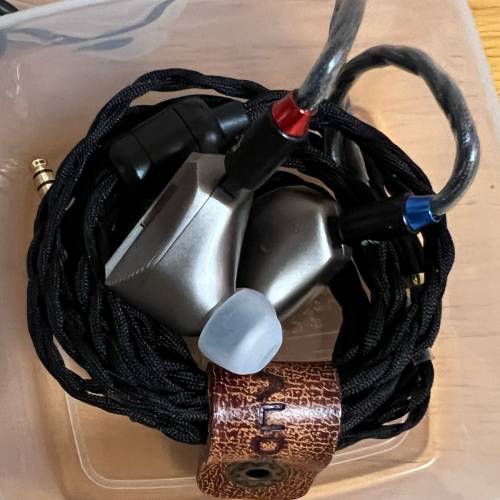 95%新 hidizs MP145平板耳機