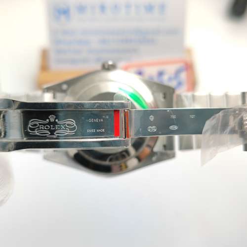 Day Date 40 904L Steel Blue Dial Roman Markers watch