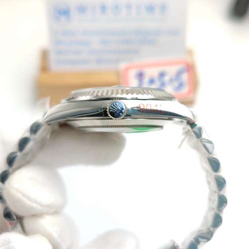 Day Date 40 904L Steel Blue Dial Roman Markers watch