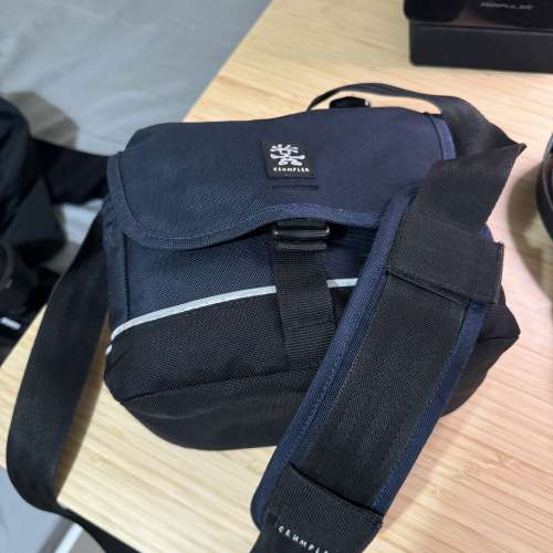 Crumpler kingpin 9000 proper roady 2000