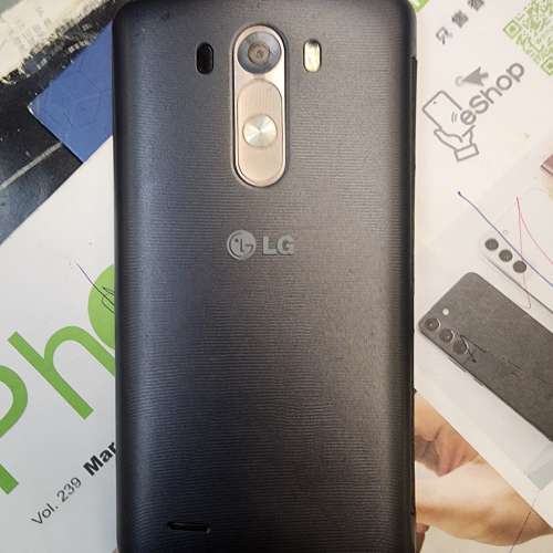 LG G3  32gb. 香港行貨，連智能手機套。單機不跟佩件。
