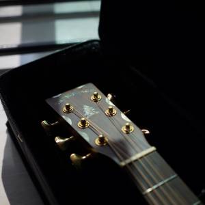 Snowpeace Puree Ebony OM size電木結他
