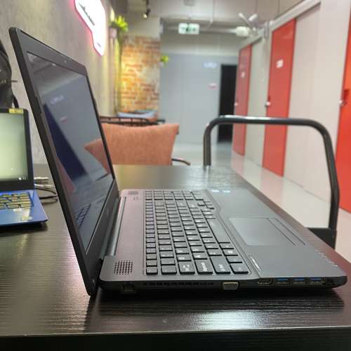[文書] Fujitsu LIFEBOOK AH556 (Core i3 / 15.6" 高清 / Win 11 / 永久 Office / ...
