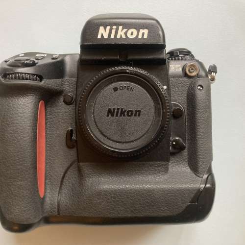 Nikon F5