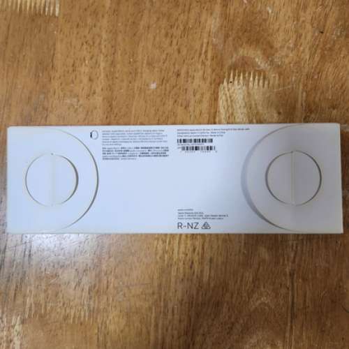 全新未用Apple Watch SE(Gen 2) 40mm 公司周年抽獎禮品(因家中無人用Apple產品而放)