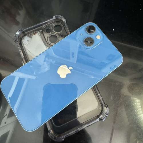 iPhone 13 512G ，換機放售，已貼上原裝鋼化Mon及贈送全新手機套。
