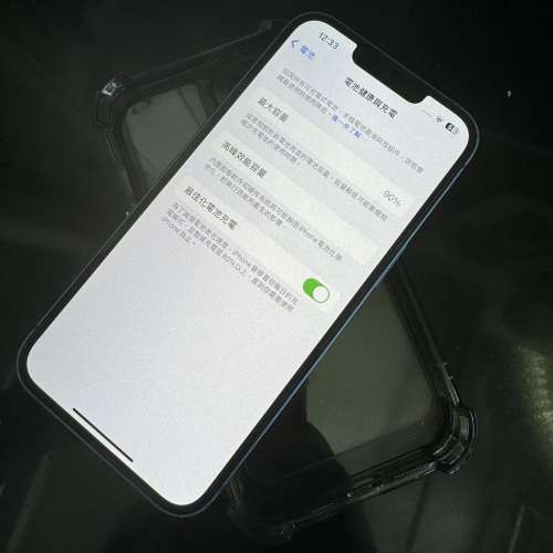 iPhone 13 512G ，換機放售，已貼上原裝鋼化Mon及贈送全新手機套。