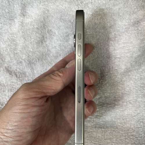 iPhone 15 Pro 256gb 原色