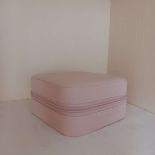 全新拉鏈飾物收納盒（淺粉紅色） jewellery accessory box case zipper pink