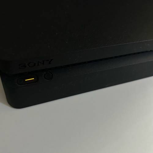 PS4 500GB連兩個手掣+六隻game