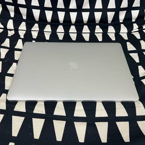MacBook Pro 16''吋 i9 8Core 32GB ram+ 512G ssd 2019 3K熒幕 銀色蘋果手提電腦