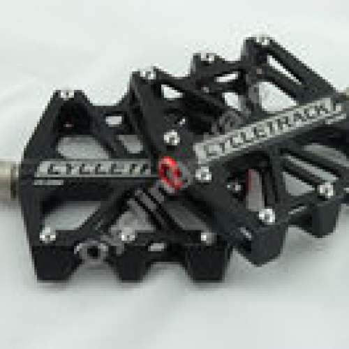 6啤呤鎂合金腳踏