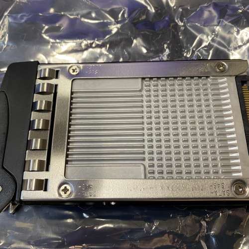 Intel DC P4510 SSD 4TB.